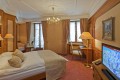 Grand-lit Room